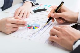 the accounting equation can be expressed as